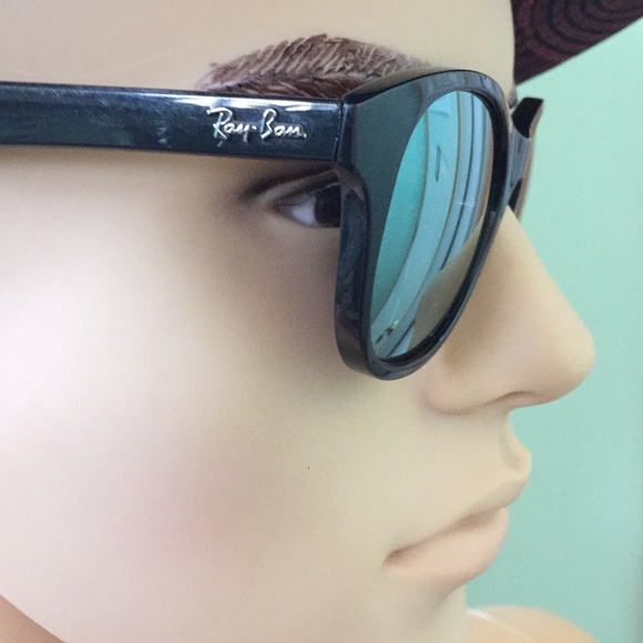 Ray-Ban Sunglasses - Picture 3 of 8